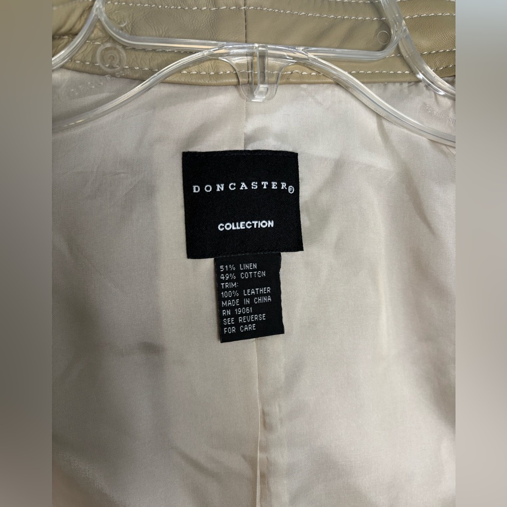 VTG/NWT Doncaster Skirt Suit Set, Size 10, Stunning Tan/Cream w/ Leather Trim - Picture 10 of 16